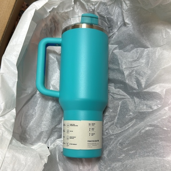 Stanley 40 Ounce From Target I Believe The Colours Aquamarine - Picture 2 of 4
